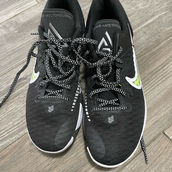 Size 11 basketball shoes, worn once - Picture 2 of 3